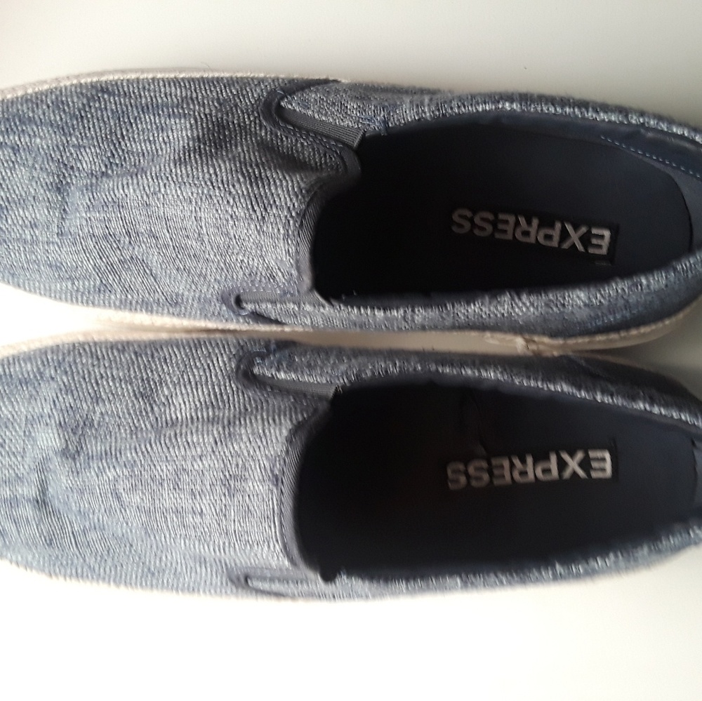 Express men sneakers size 10